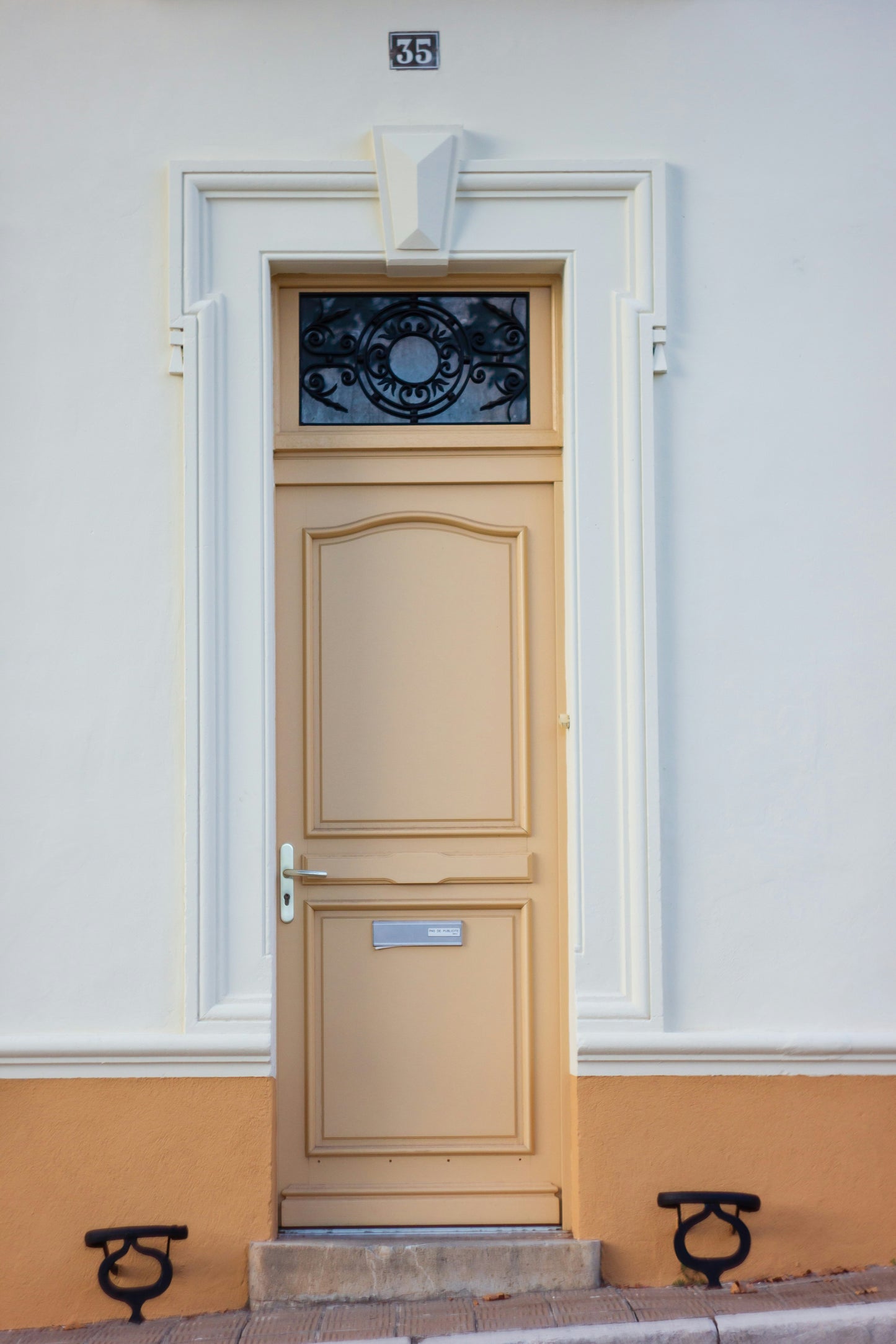 Portes d'entrée et de service - Ma boutique